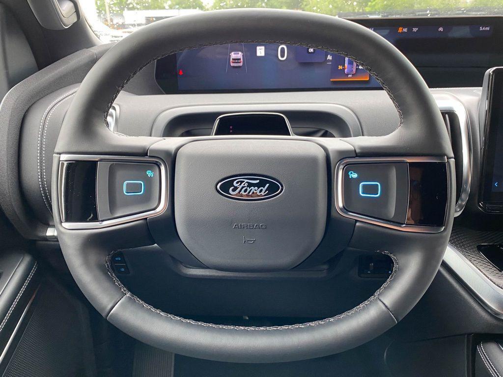 new 2026 Ford Expedition car, priced at $76,117