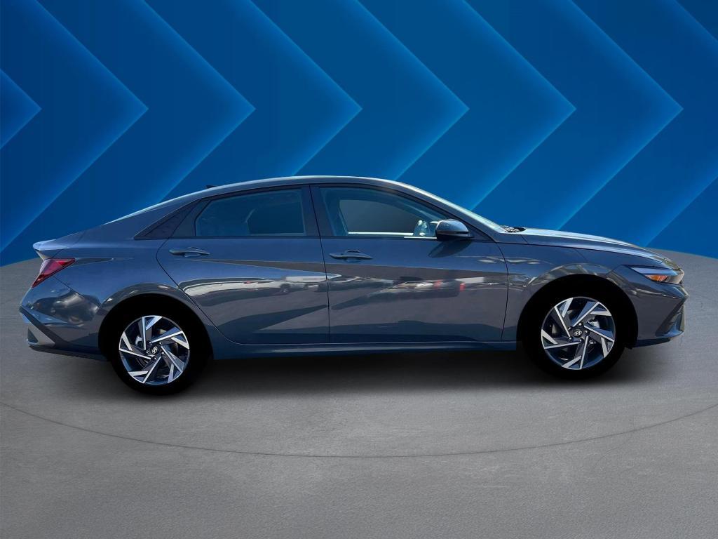 new 2025 Hyundai Elantra car, priced at $23,160