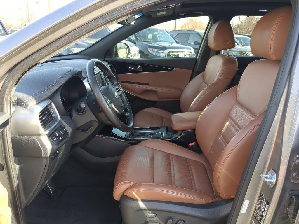 used 2019 Kia Sorento car, priced at $23,100