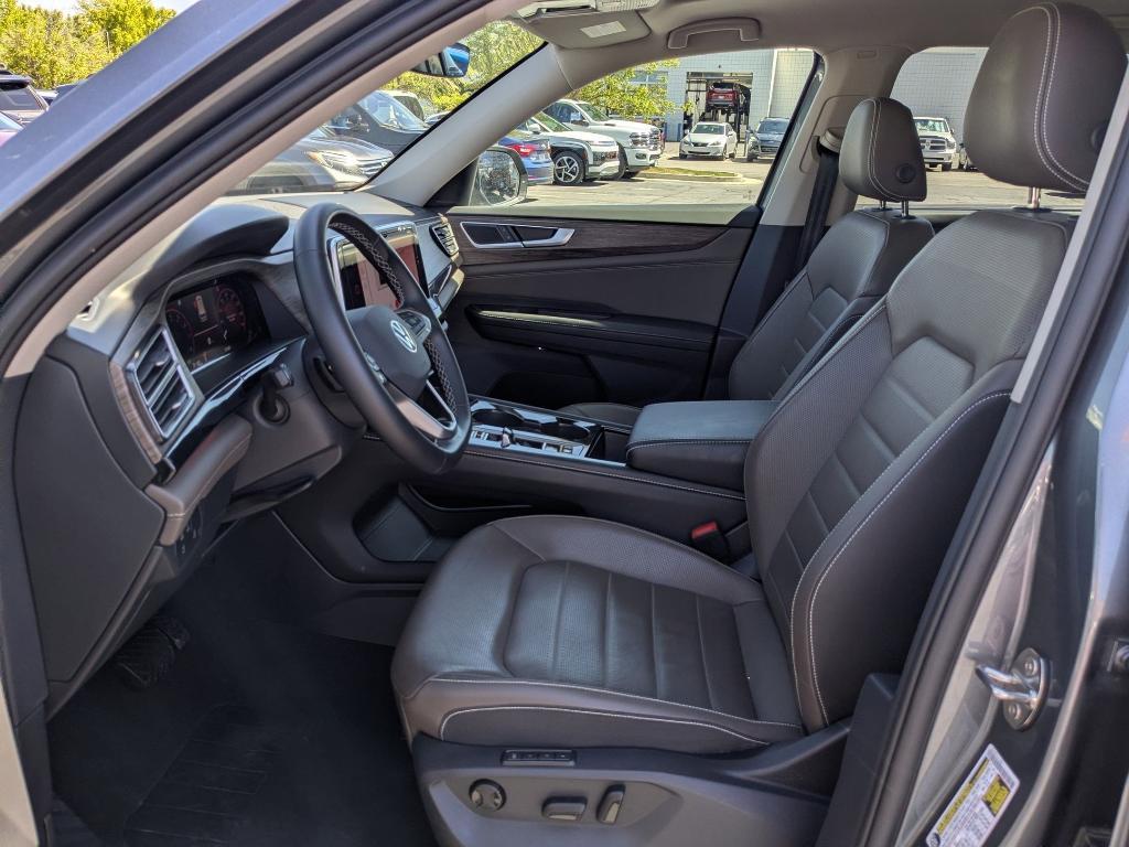 used 2025 Volkswagen Atlas car, priced at $38,899
