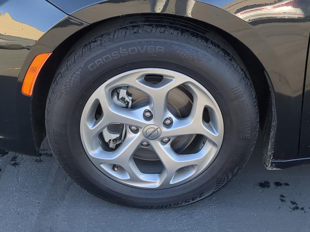 used 2024 Chrysler Pacifica car, priced at $29,350