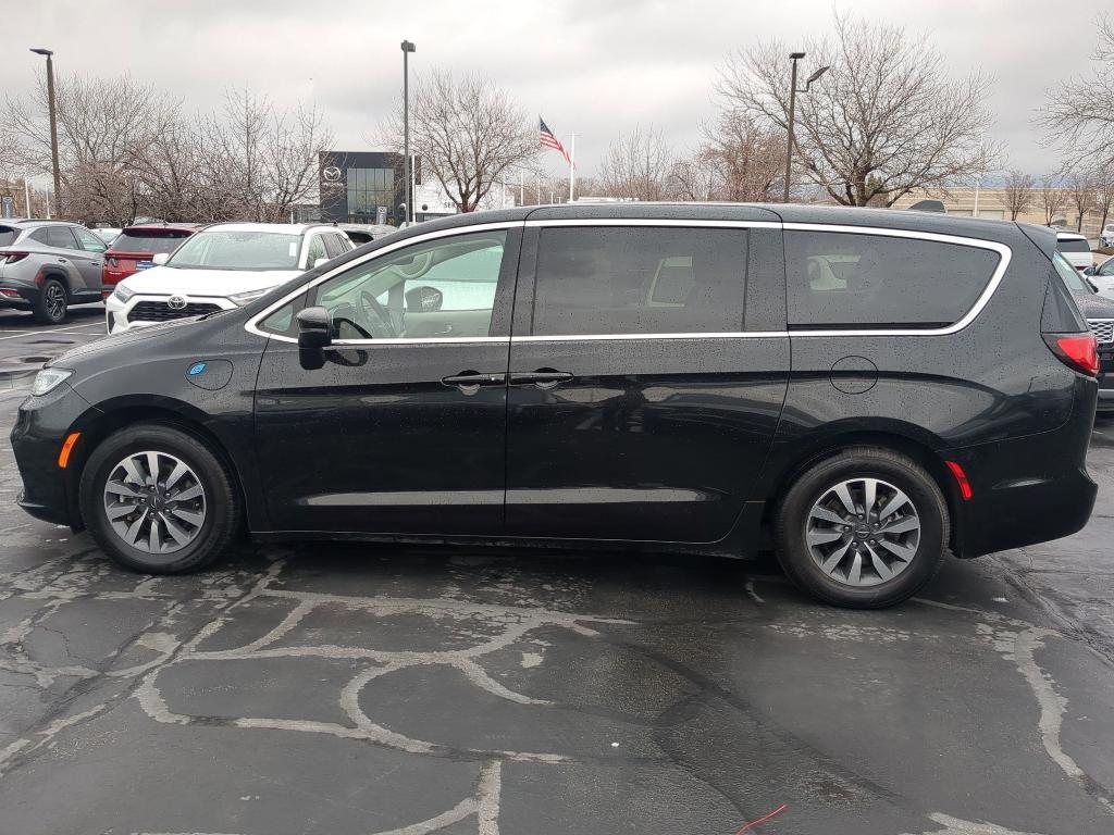 used 2023 Chrysler Pacifica Hybrid car, priced at $23,450