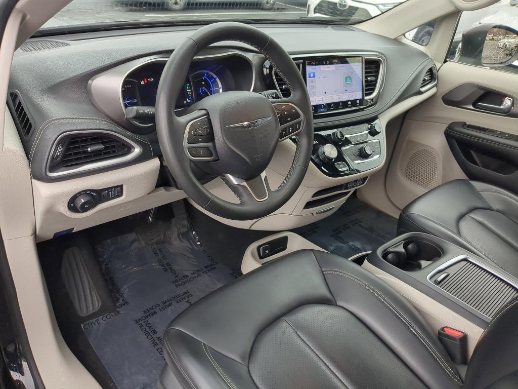 used 2023 Chrysler Pacifica Hybrid car, priced at $23,450