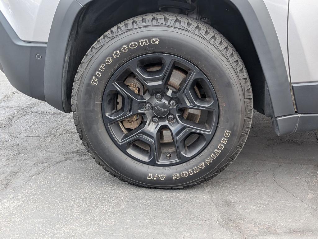 used 2019 Jeep Cherokee car, priced at $19,099