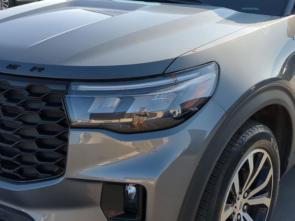 used 2025 Ford Explorer car, priced at $37,950