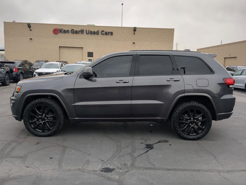 used 2017 Jeep Grand Cherokee car, priced at $14,450