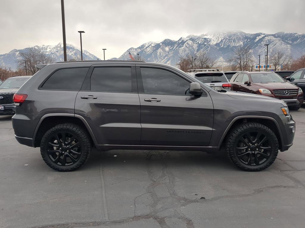 used 2017 Jeep Grand Cherokee car, priced at $14,450