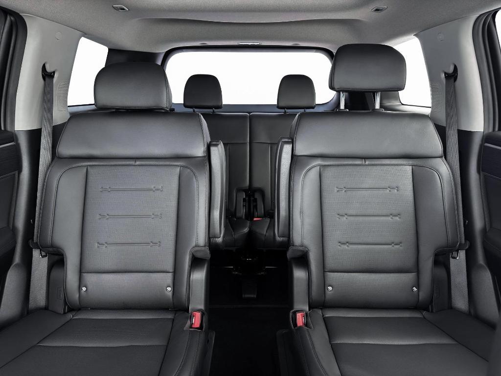 new 2026 Hyundai SANTA FE HEV car, priced at $46,005