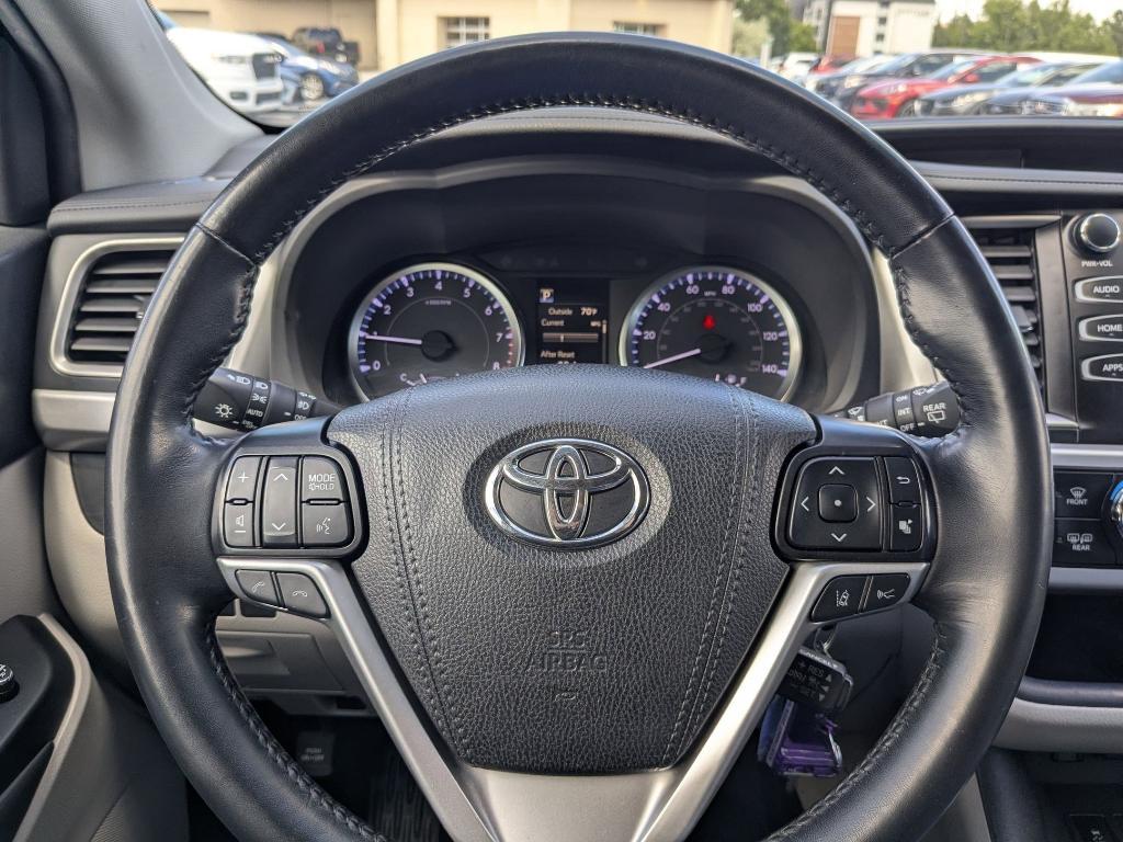 used 2019 Toyota Highlander car, priced at $23,999