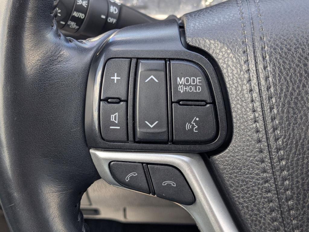 used 2019 Toyota Highlander car, priced at $23,999
