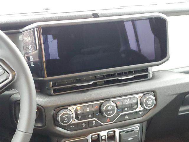 new 2026 Jeep Wrangler car, priced at $46,533