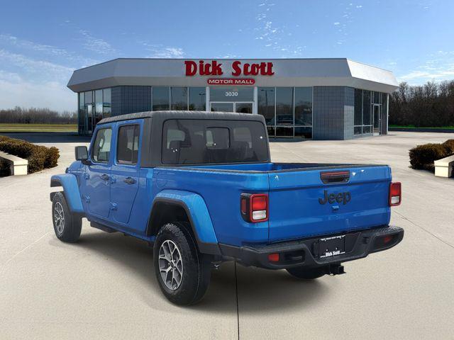 new 2026 Jeep Gladiator car, priced at $47,615