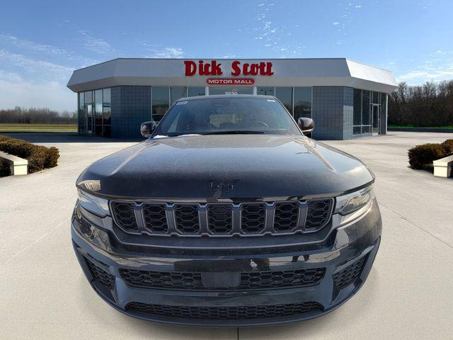 new 2026 Jeep Grand Cherokee car, priced at $46,082