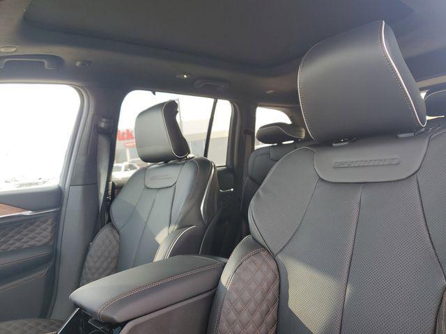 new 2026 Jeep Grand Cherokee car, priced at $59,974