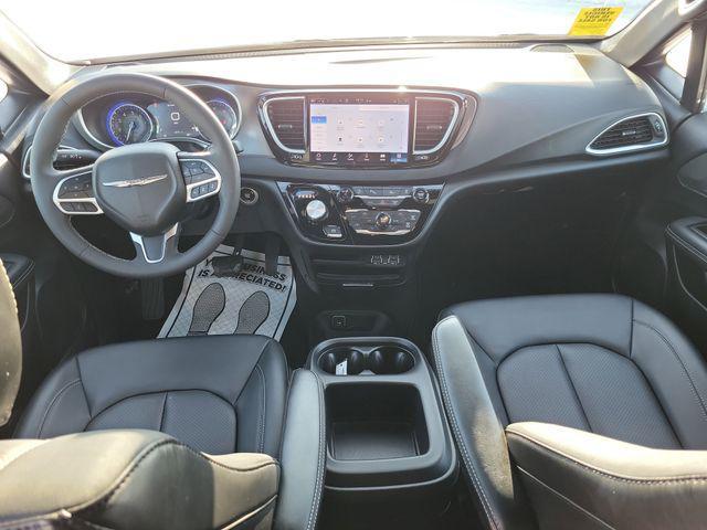 used 2025 Chrysler Pacifica car, priced at $31,766
