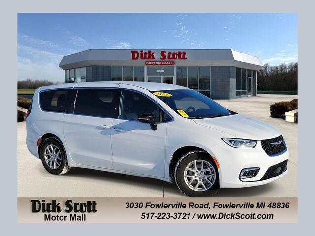 used 2025 Chrysler Pacifica car, priced at $31,766