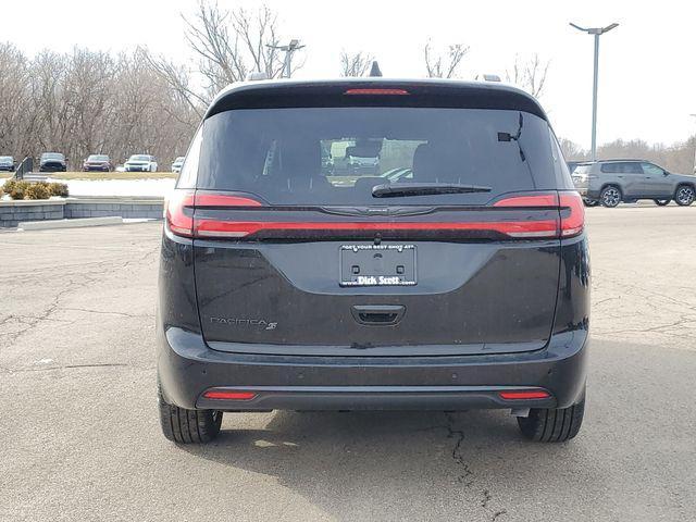 new 2026 Chrysler Pacifica car, priced at $41,979