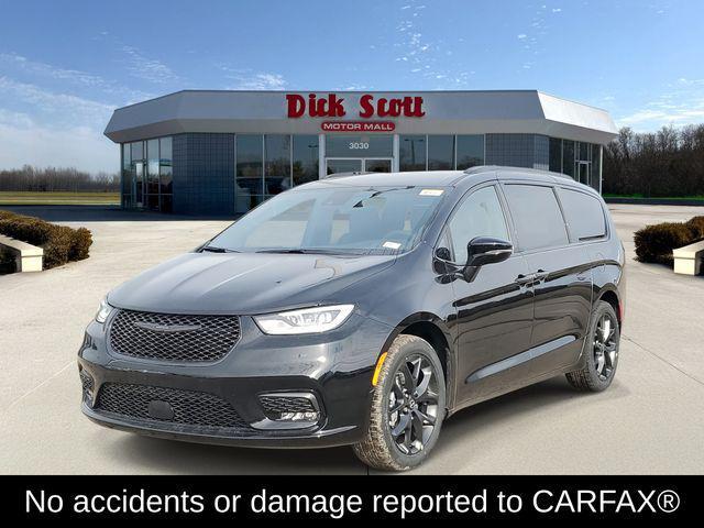 new 2026 Chrysler Pacifica car, priced at $41,979