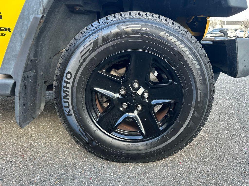 used 2015 Jeep Wrangler Unlimited car, priced at $15,895