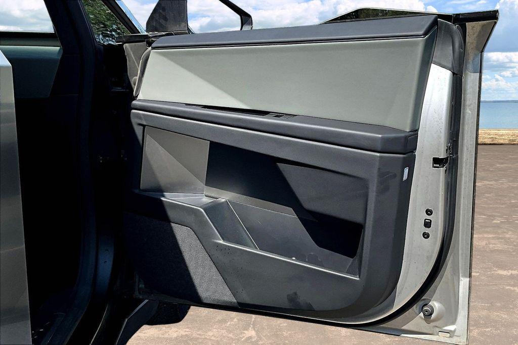 Tesla Cybertruck view 26