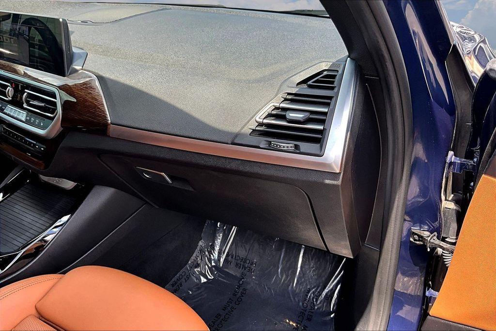 BMW X3 view 25