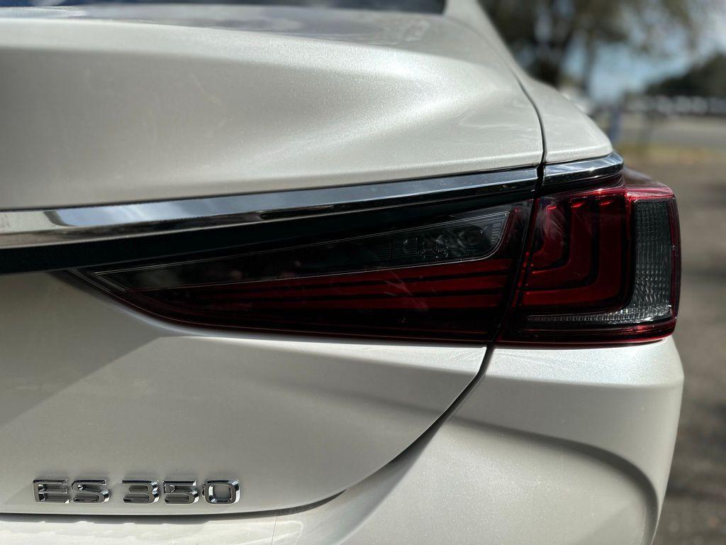 used 2024 Lexus ES 350 car, priced at $38,895
