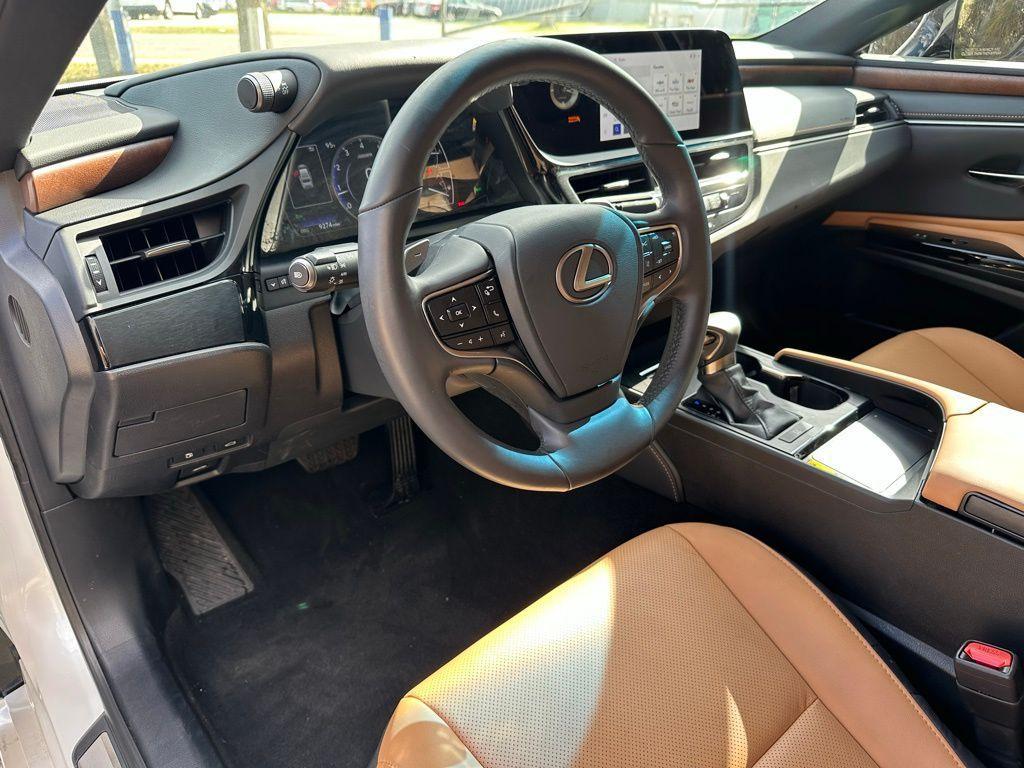 used 2024 Lexus ES 350 car, priced at $38,895