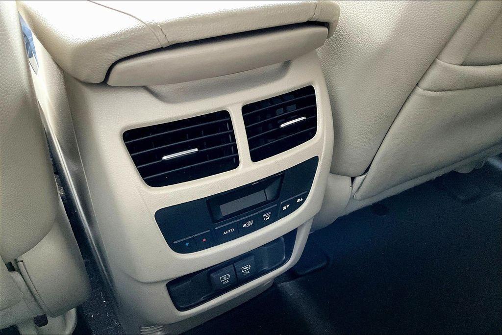 used 2019 Acura MDX car, priced at $23,057