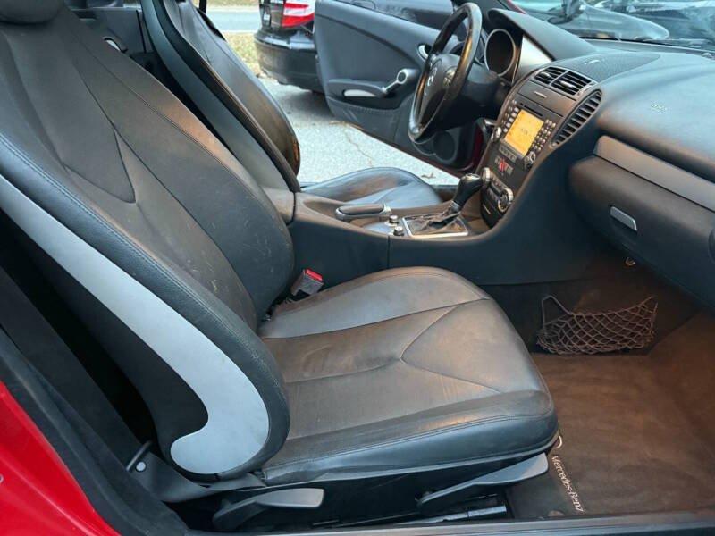 Mercedes-Benz SLK view 12