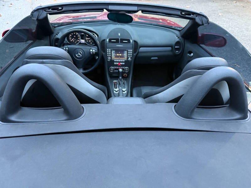 Mercedes-Benz SLK view 13