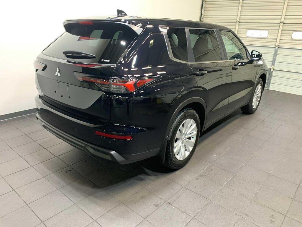 new 2025 Mitsubishi Outlander car, priced at $34,610