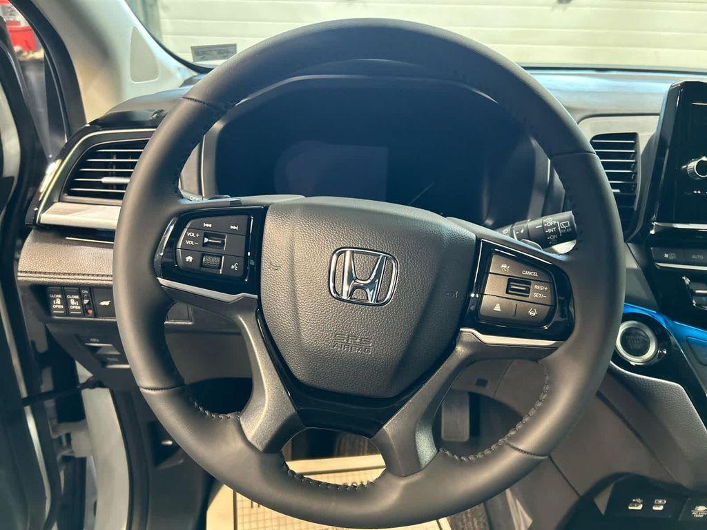 new 2026 Honda Odyssey car, priced at $49,445