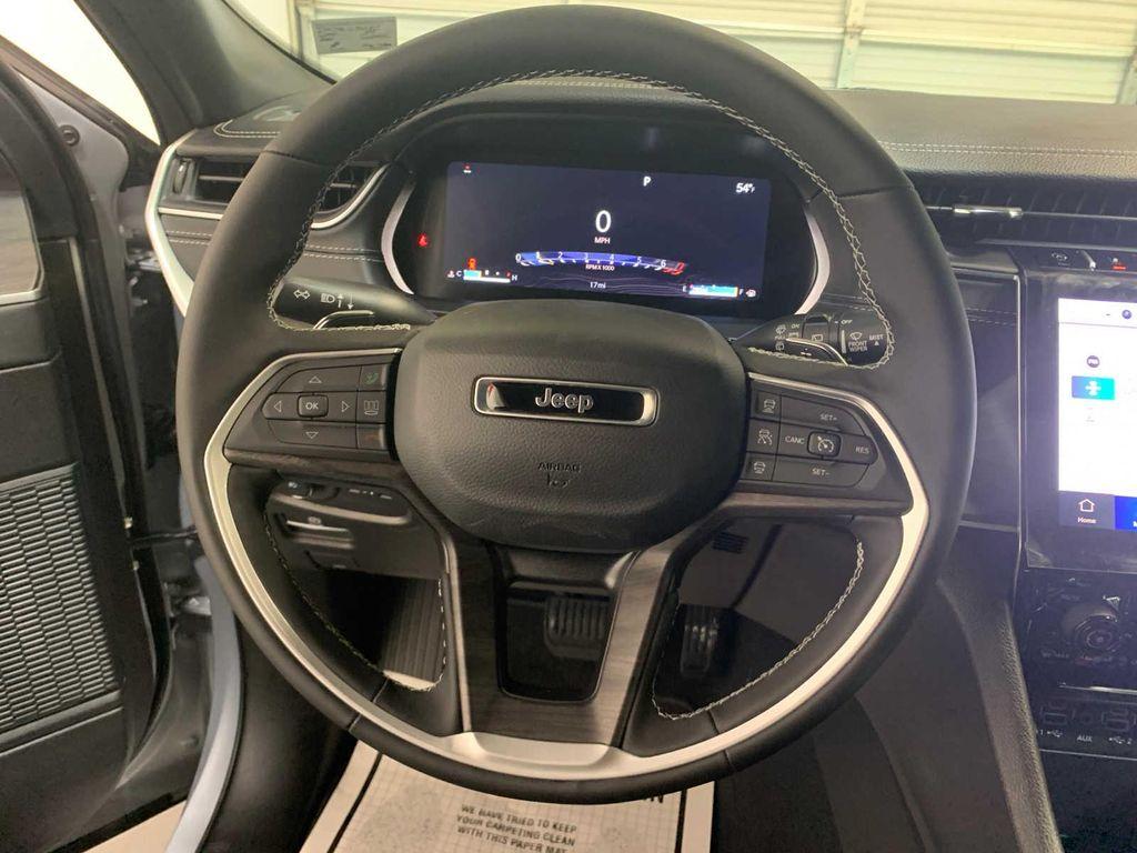 new 2025 Jeep Grand Cherokee car, priced at $48,220