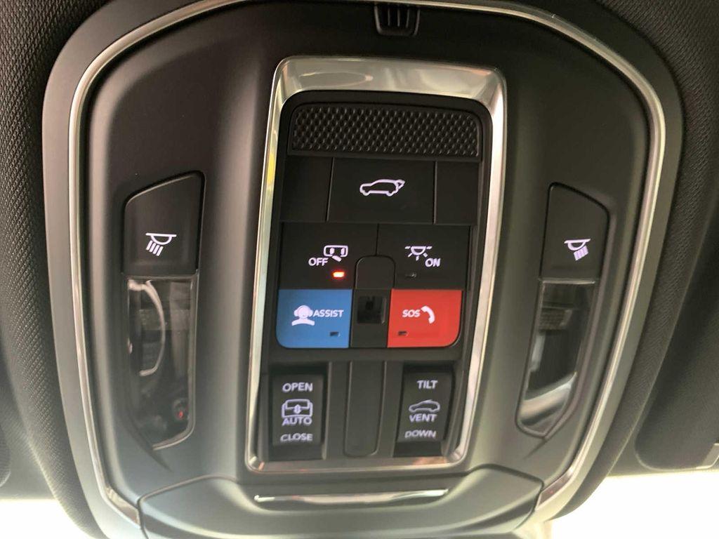 new 2025 Jeep Grand Cherokee car, priced at $46,375