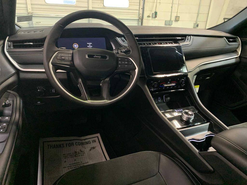 new 2025 Jeep Grand Cherokee car, priced at $46,375