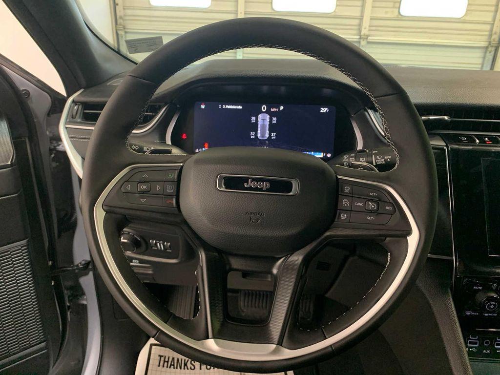 new 2025 Jeep Grand Cherokee car, priced at $46,375