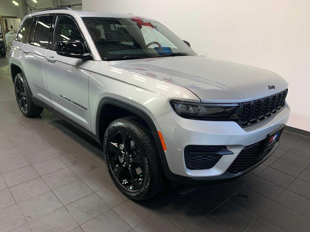 new 2025 Jeep Grand Cherokee car, priced at $46,375