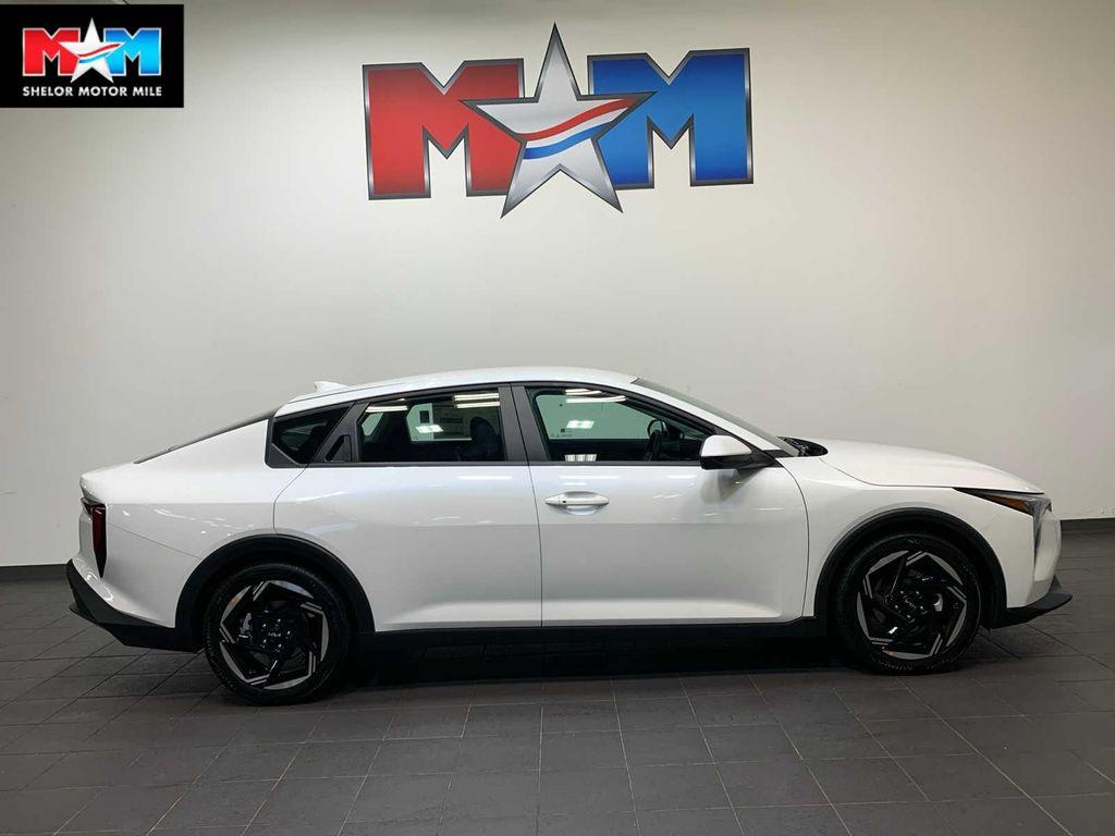 new 2025 Kia K4 car, priced at $23,999