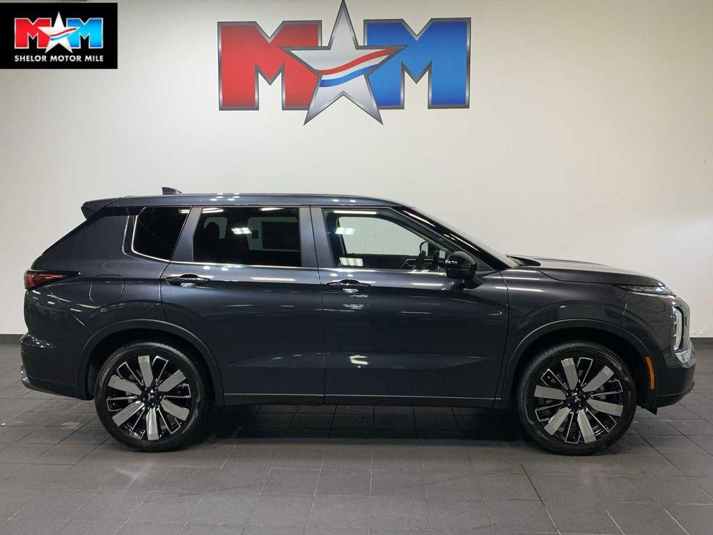 new 2025 Mitsubishi Outlander car, priced at $38,120