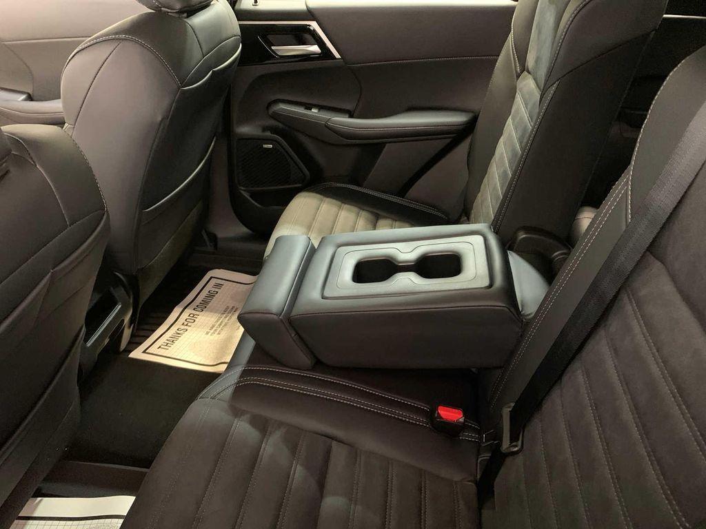 new 2025 Mitsubishi Outlander car, priced at $38,120