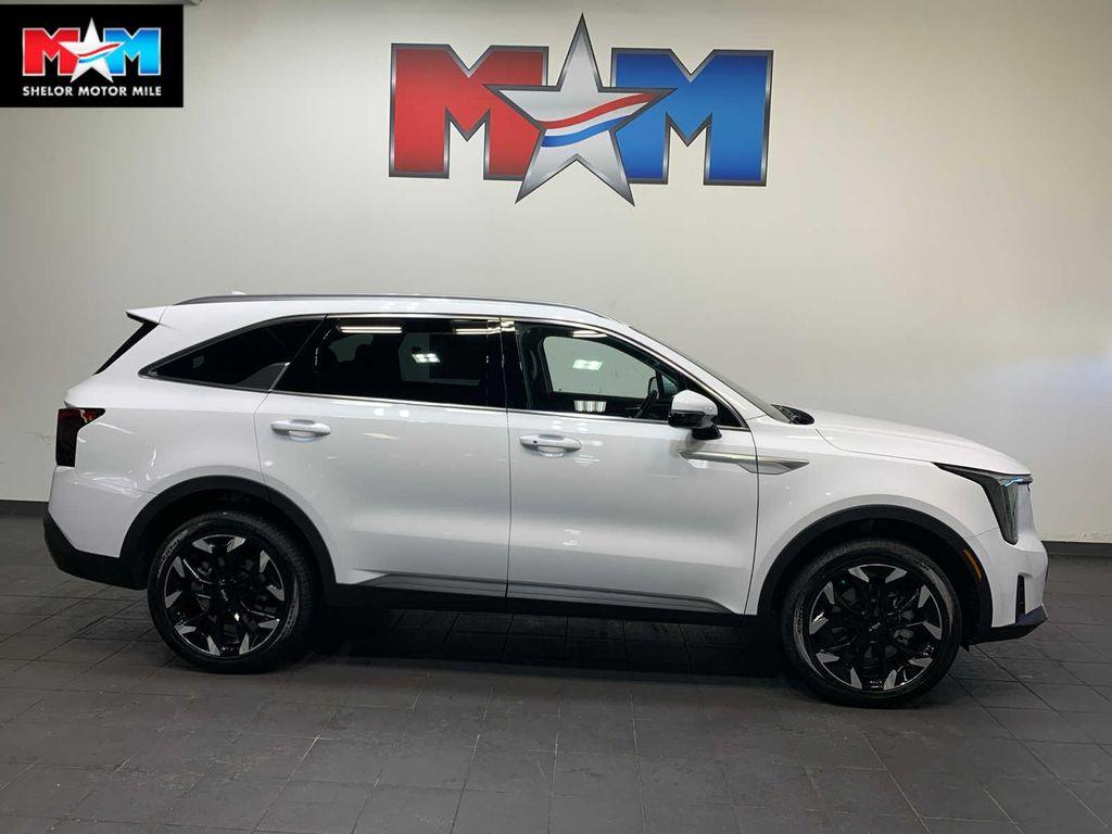 new 2026 Kia Sorento car, priced at $41,043
