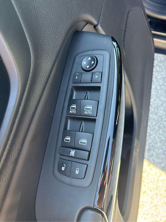 used 2023 Jeep Cherokee car, priced at $24,677
