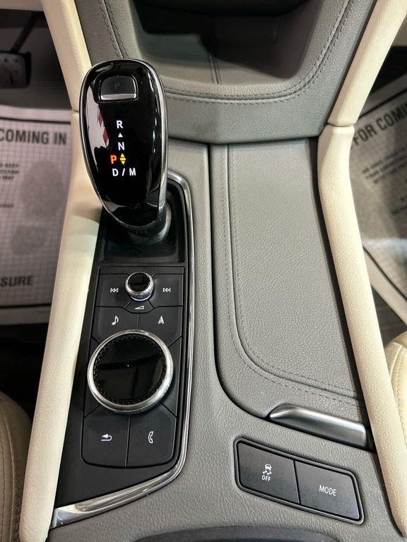 used 2022 Cadillac XT5 car, priced at $34,689