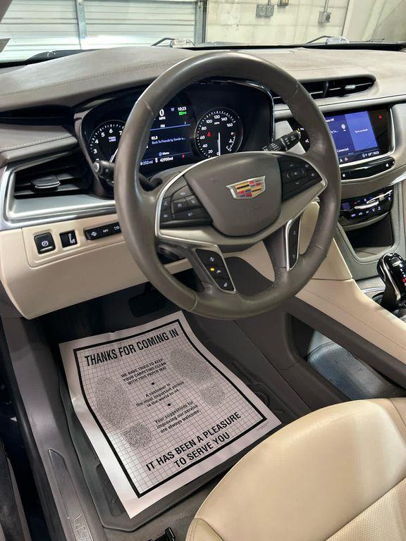 used 2022 Cadillac XT5 car, priced at $34,689