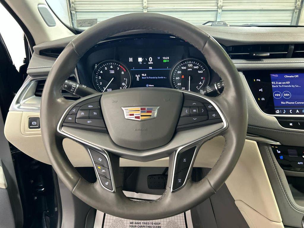 used 2022 Cadillac XT5 car, priced at $34,689