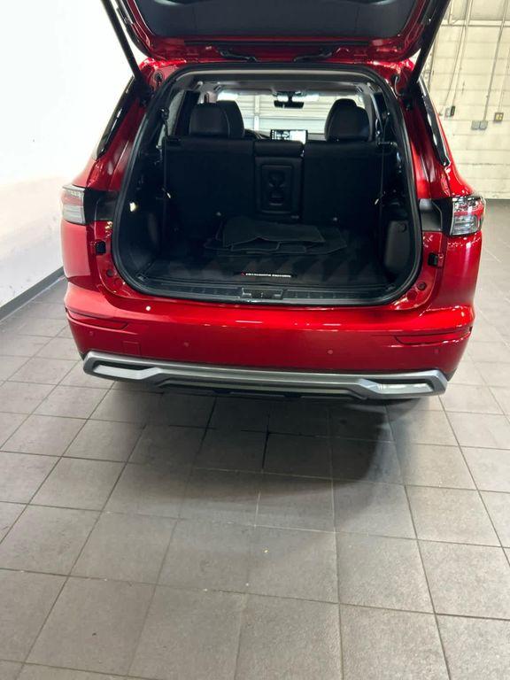 used 2025 Mitsubishi Outlander car, priced at $33,482