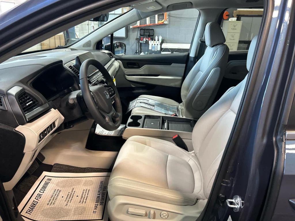 new 2026 Honda Odyssey car, priced at $44,290