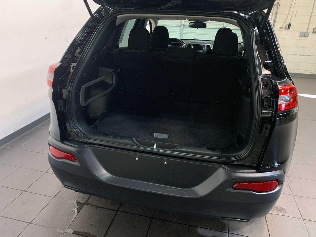 used 2018 Jeep Cherokee car, priced at $12,789