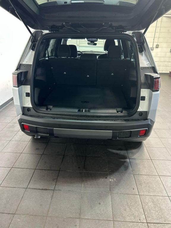 new 2026 Jeep Cherokee car, priced at $40,287