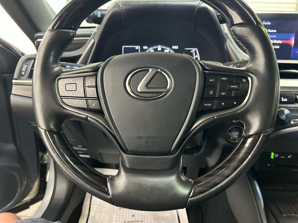 used 2019 Lexus ES 350 car, priced at $31,186